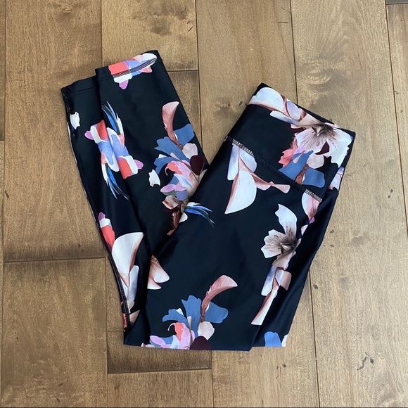 NEW Athleta Elation Paradise 7/8 Tights Pants M - Picture 6 of 9